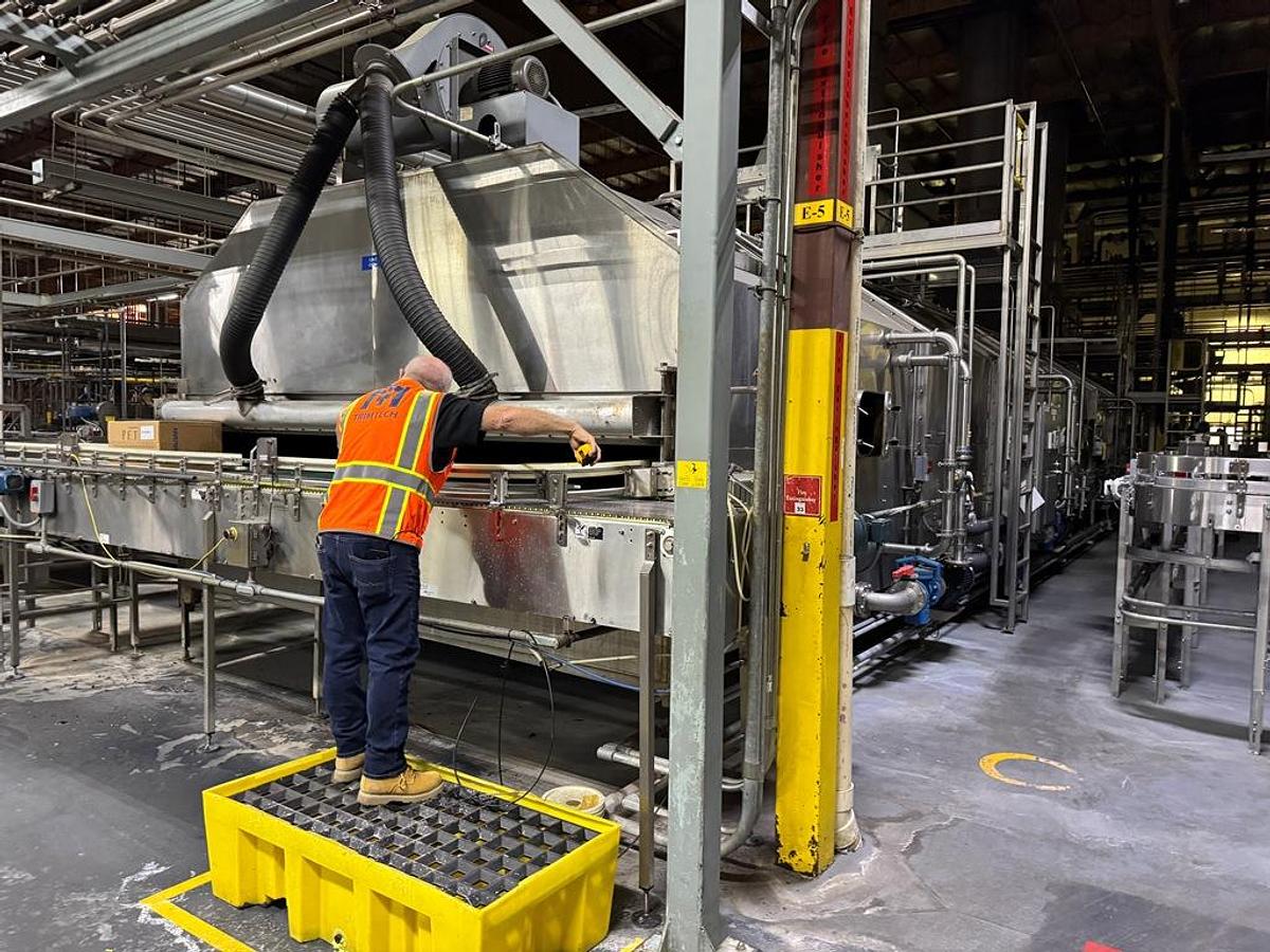 Used Bottling Line, 600–800 BPM, US Bottlers Filler, Sidel Labeler, Kisters TSP100V Shrink Wrapper, #5991609