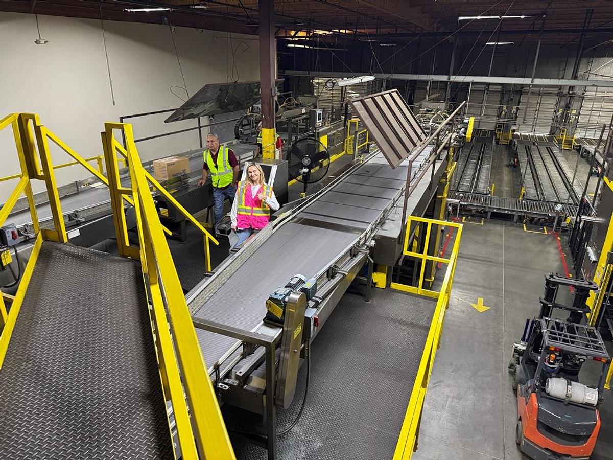 Used Bottling Line, 600–800 BPM, US Bottlers Filler, Sidel Labeler, Kisters TSP100V Shrink Wrapper, #5991609