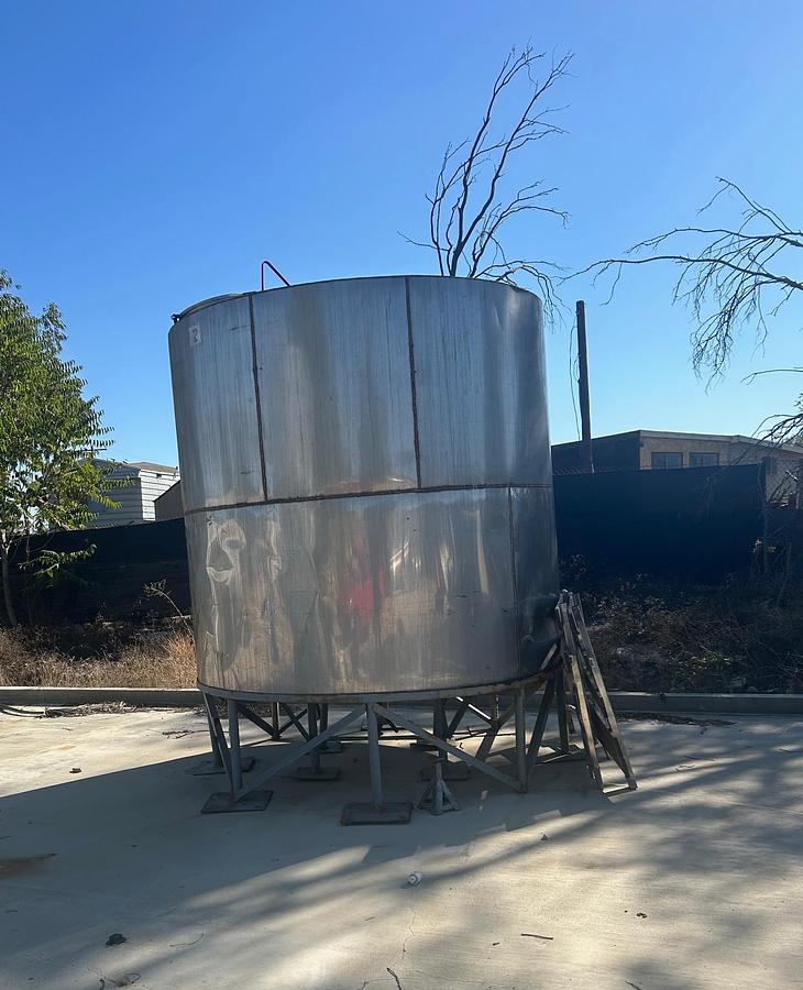 Used Tank, 3,250 Gallon, Stainless Steel, Vertical, Flat Top, Cone Bottom, #5991649
