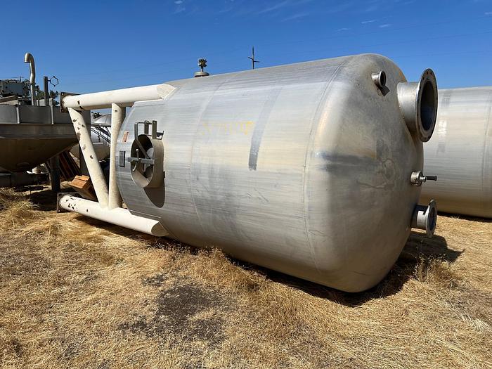 Used Tank, 2,000 Gallon, Stainless, 6'x11', Cone Bottom #S745052