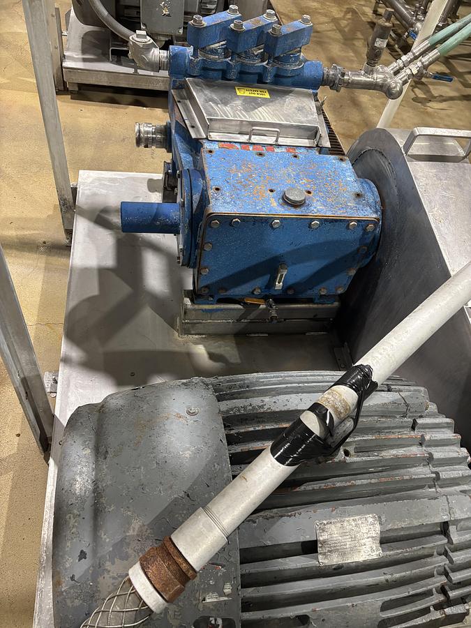 Used Pump, Piston, FMC M220 Bean Piston Pump, Ceramic, 75 HP #5991756