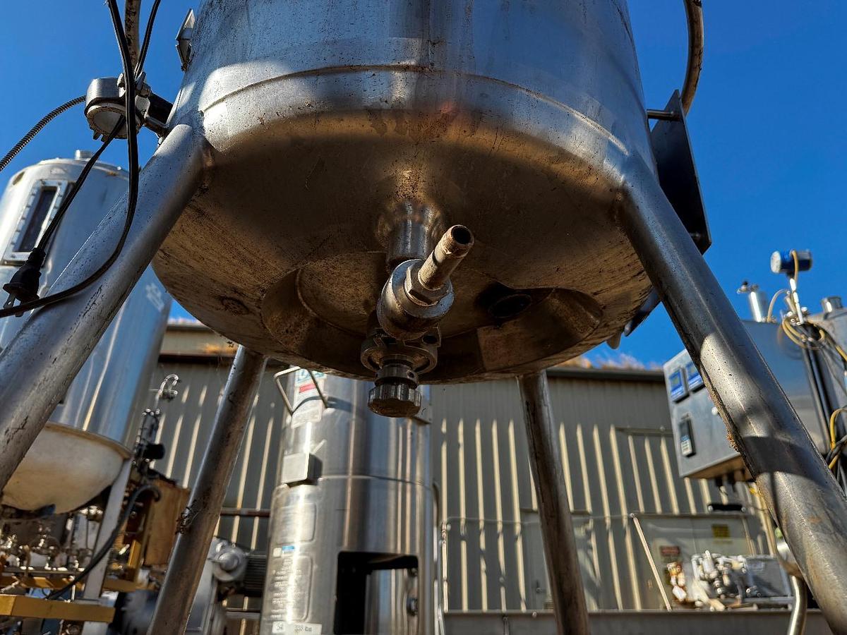 Used Tank, 26 Gallon (100 Liter), DCI, Stainless Steel, Fermenter, #5991467
