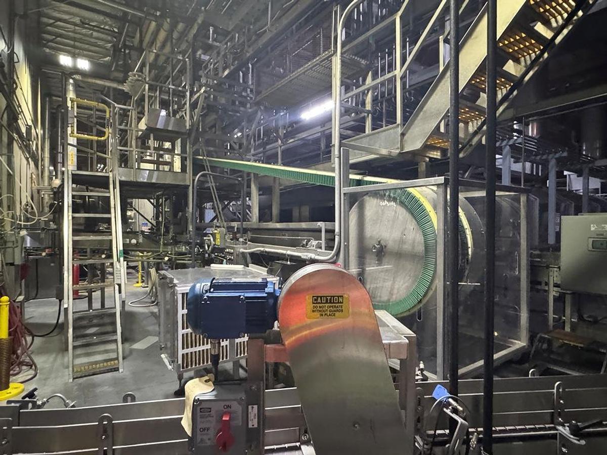 Used Bottling Line, 400 BPM, US Bottlers Filler, Krones Labelers, Fuji Intersleeve, Kisters Packer, #5991610