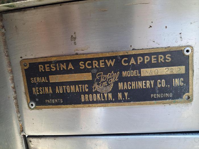 Used Capper, Resina, Model U40 282, Screw Capper, Cap Feeder #5991086