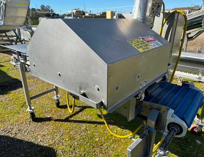 Used Slicer, Tip and Tail Cutter, Topper, F.I.R.M. Inc., 16" Wide Belt, 12" Blade - #5355506