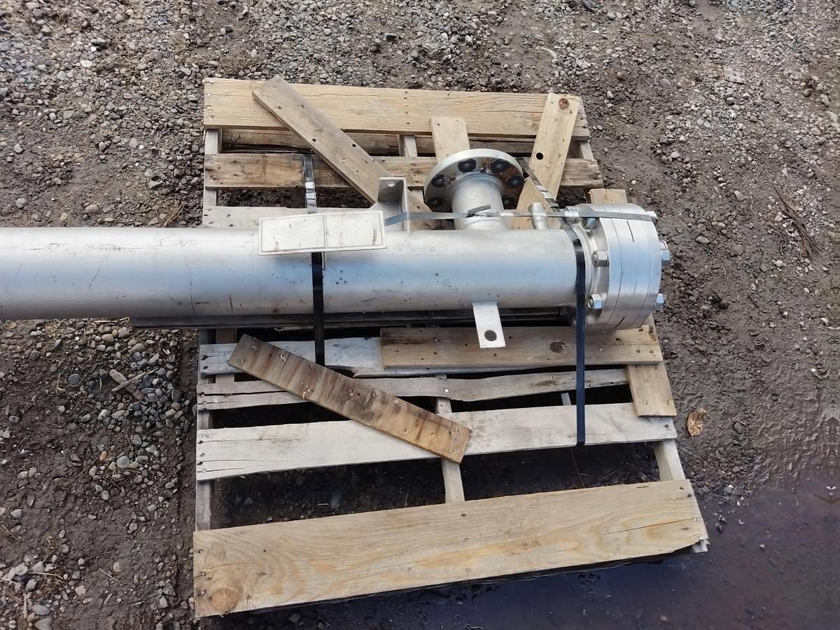 Used Heat Exchanger, Shell & Tube, 100 SF, S/st, 150 PSI, B #S743656