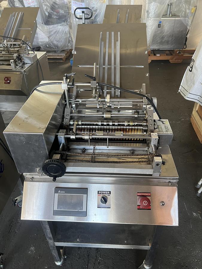 Used Labeler, Wrap, Hot Glue, Accutek, Labelette, Model 40-120-000 #5991441