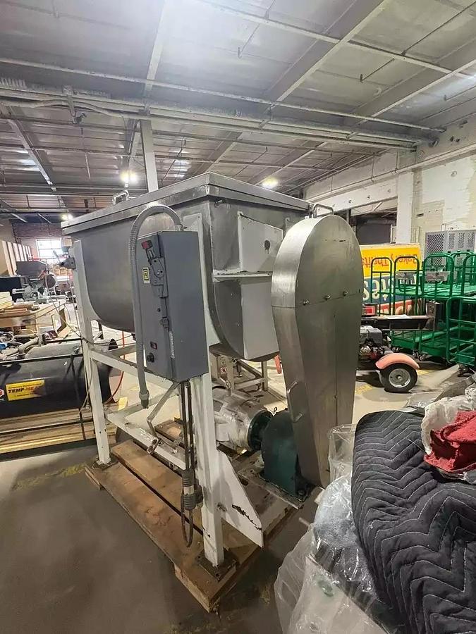 Used Mixer, Ribbon, 20 CF, Stainless Steel, 15 HP, Center Bottom Discharge, #5991700