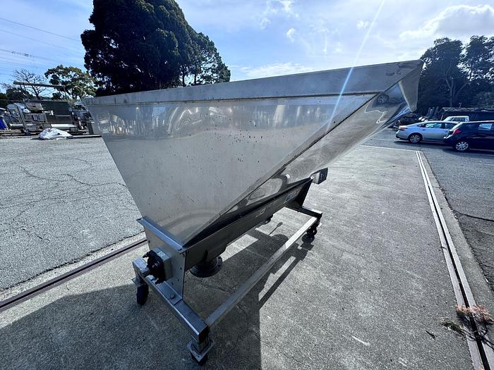 Used Hopper, 50 CF, Stainless Steel, Auger Discharge, #5990981