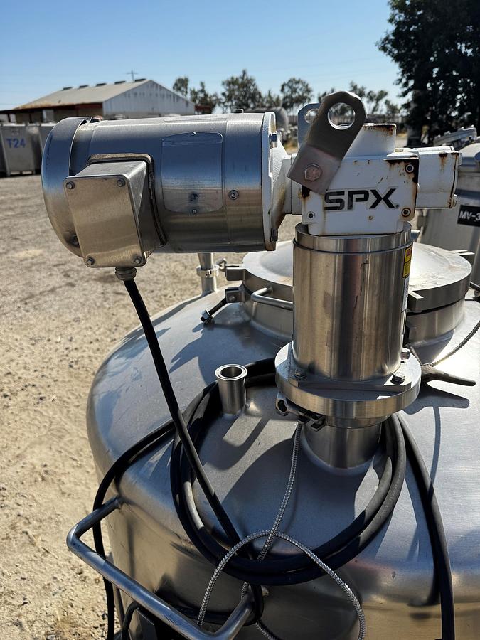 Used Tank, 198 Gallon (750 Liter), Agitated, 316 Stainless Steel, 15 PSI, Lee Industries, #5991486