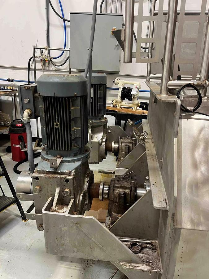 Used Mixer, Ribbon, 7500 LB (1100 Gallon), Dual Shaft Ribbon, Jacketed, #5991749