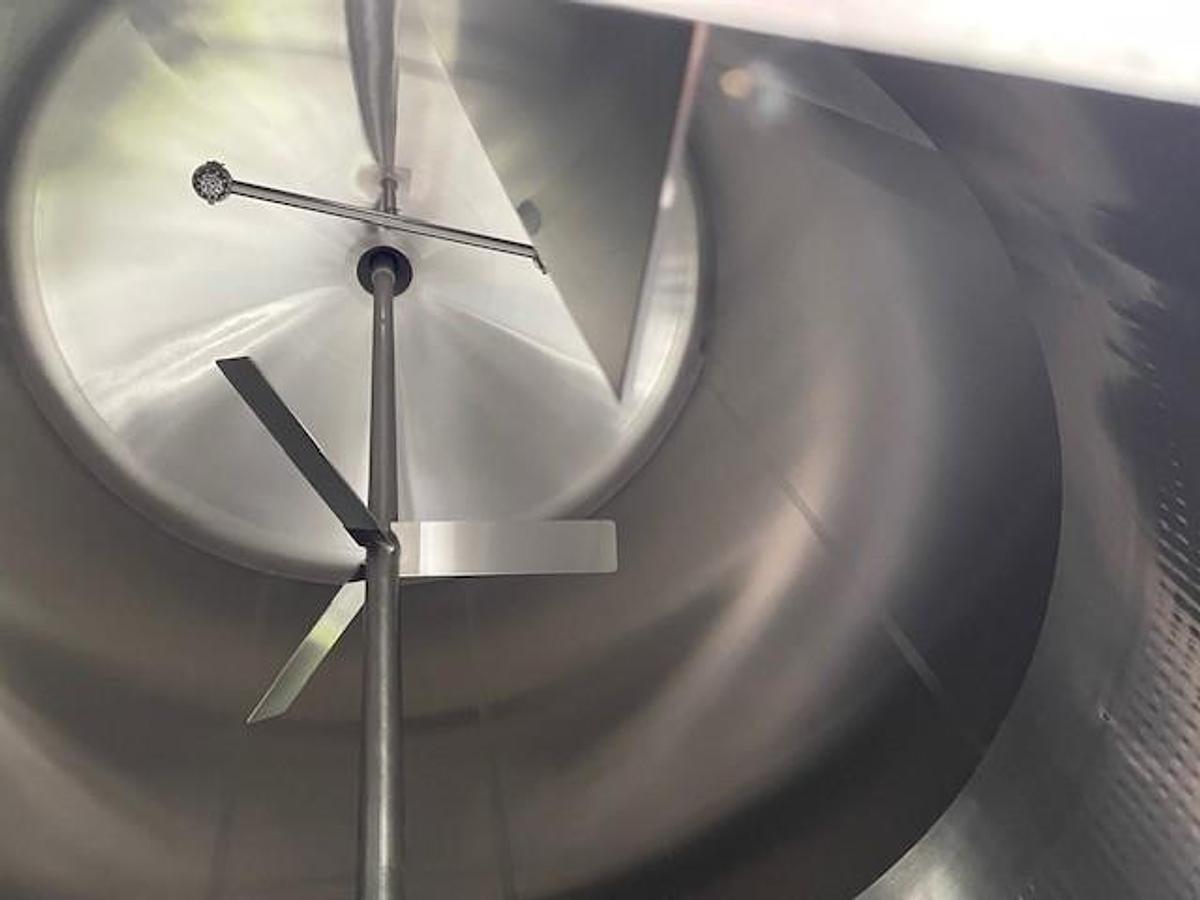 Used Tank, 3,000 Gallon, APV Crepaco, Jacketed, Vertical, Agitated, Stainless Steel, #5991448