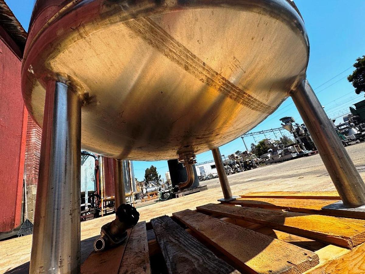 Used Tank, 290 Gallon (1,100-Liter), 316L Stainless Steel, Jacketed, Full Vacuum, Mueller, #