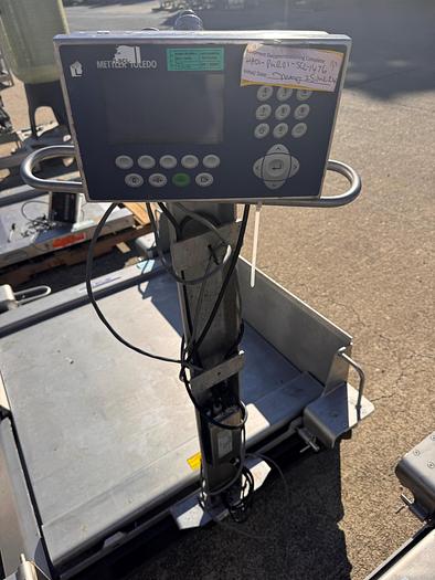 Used Scale, Platform, 42" x 42", 5,000 Pounds, Stainless Steel, Mettler Toledo, IND560, #5991255