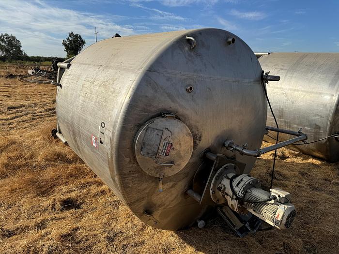 Used Tank, 1,700 Gallon, 316 Stainless Steel, Agitated, Walker, #5990990