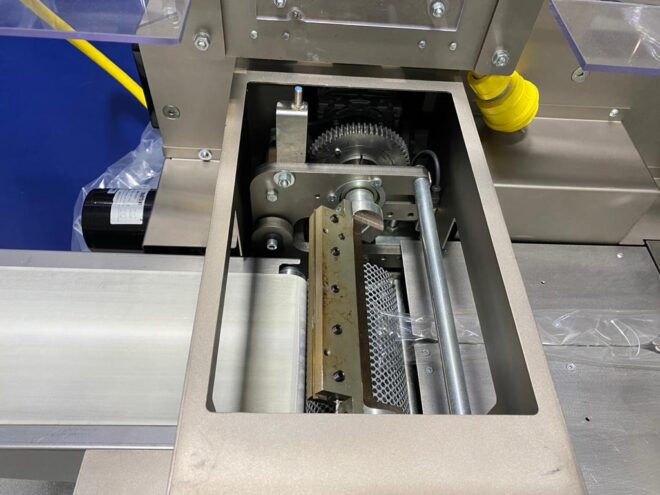 Used Wrapper, Flow Wrapper, Pro Pack, Model Minitronic-400, Horizontal Flow Wrapper, Servo Driven, #5992012