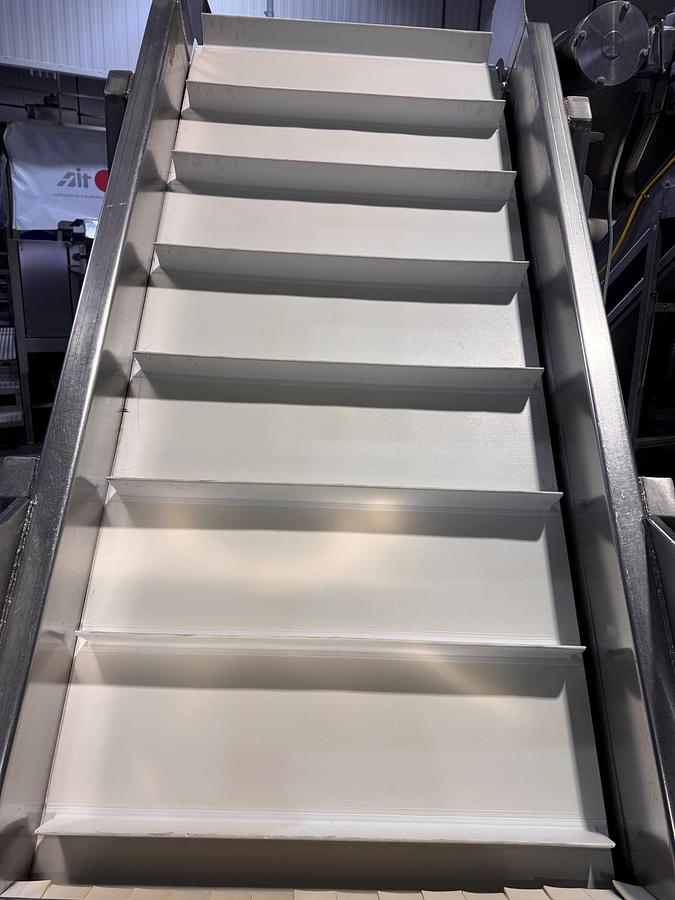 Used Conveyor, Belt, 32" Wide x 8' Long, Stainless Steel, Incline, Cleated, #5991999