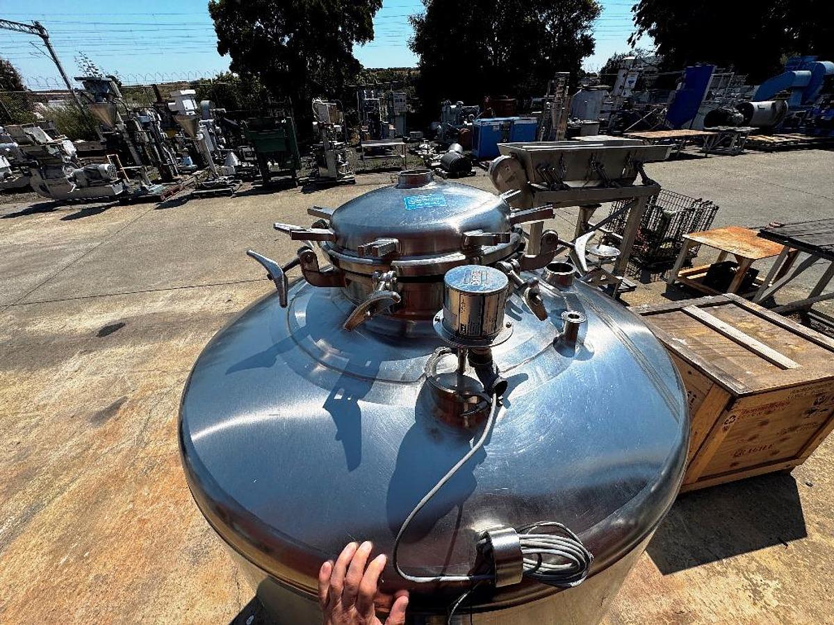 Used Tank, 290 Gallon (1,100-Liter), 316L Stainless Steel, Jacketed, Full Vacuum, Mueller, #