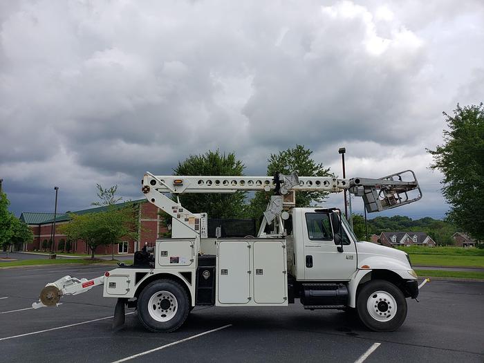 Used 2006 International 4300 Altec T40C Cable Placer Bucket Truck