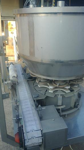 Used Zalewarka karuzelowa do opakowań szklanych, platikowych i blaszanych "HUGART MACHINES"