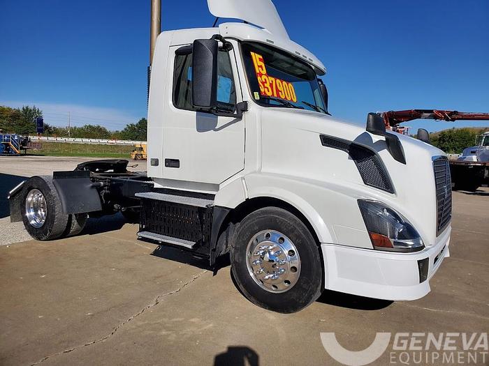 Used 2015 Volvo VNL42T300