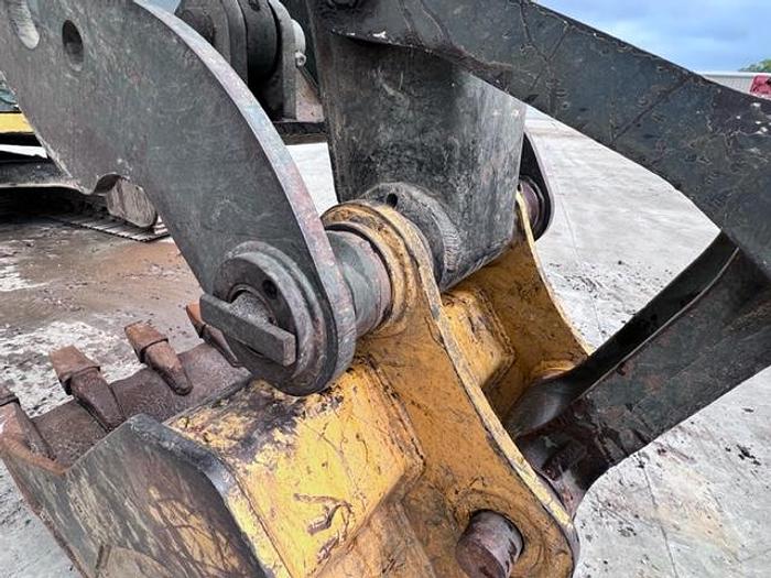 Used 2010 JOHN DEERE 135D EXCAVATOR