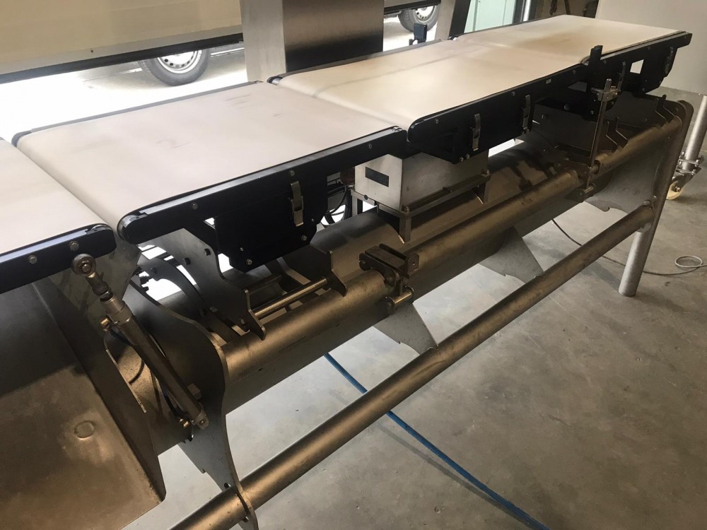 Used Garvens checkweigher with reject