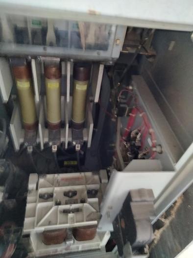 Used GENERAL ELECTRIC LIMITAMP CR194A118A2 300 HP CONTROLLER W/ DRAW-OUT AIR-BREAK CONTACTOR  THREE UNITS