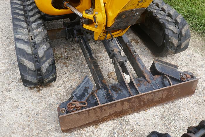 Used 2015 JCB 8018 CTS