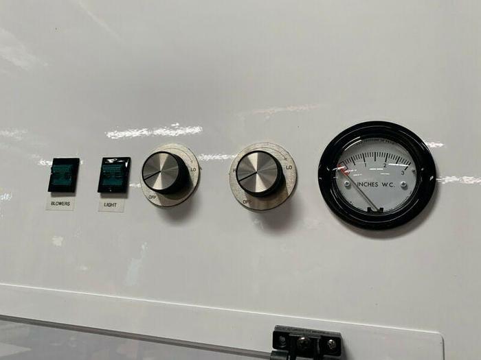 Used Terra Universal 2001-69 ValuLine Vertical 30" x 36" x 73" Laminar Flow Station