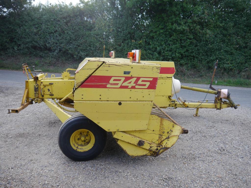 Used New Holland 945 Conventional Baler