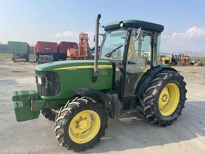 Usato 2004 JOHN DEERE 5615 F