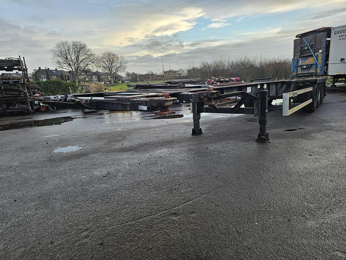 Gebruikt 1995 VAN HOOL 94/3067. flat container chassis all connections./ Bpw drum.