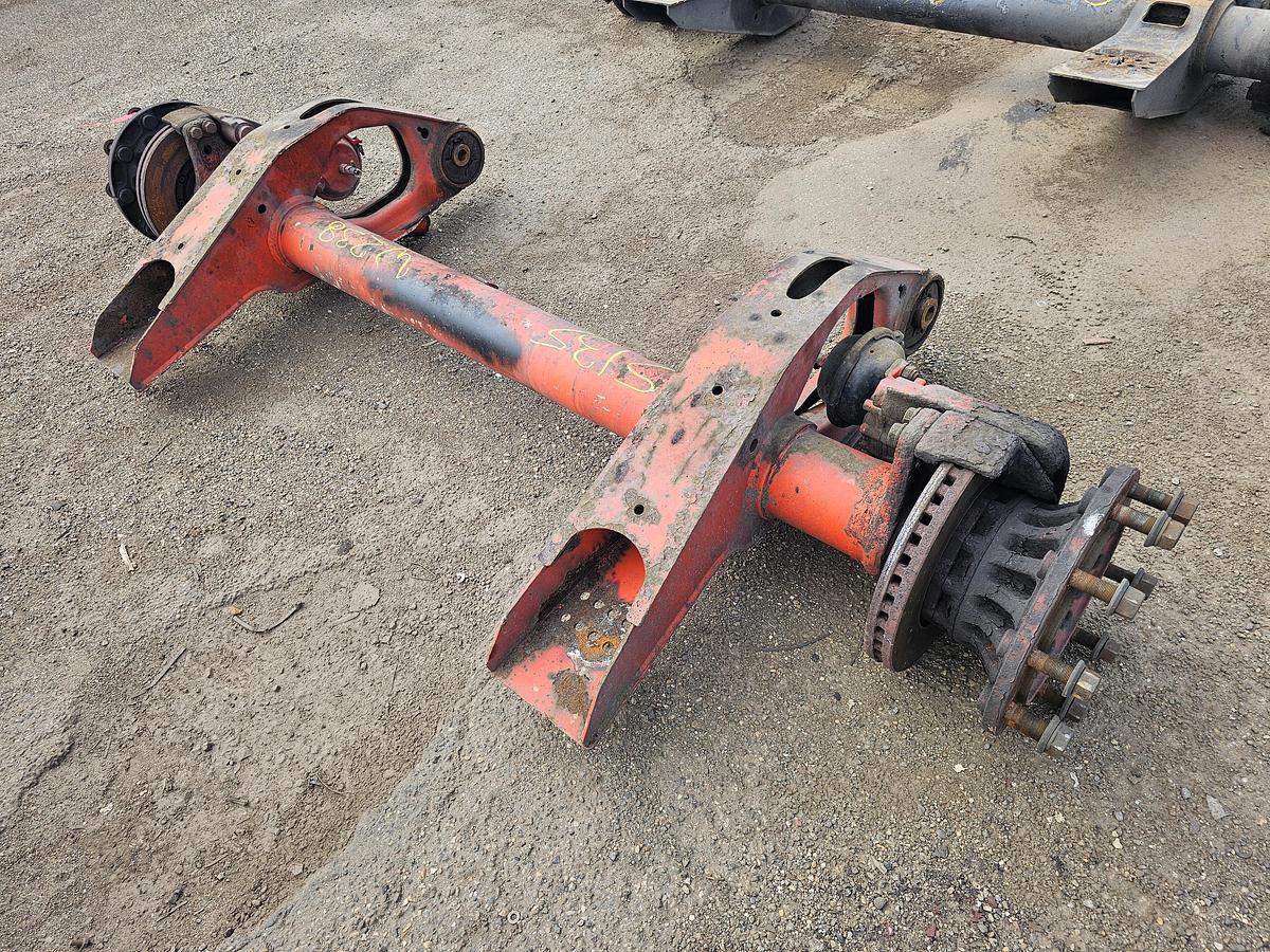 Used 2005 SAF SKRB9019W TRAILER AXLE.