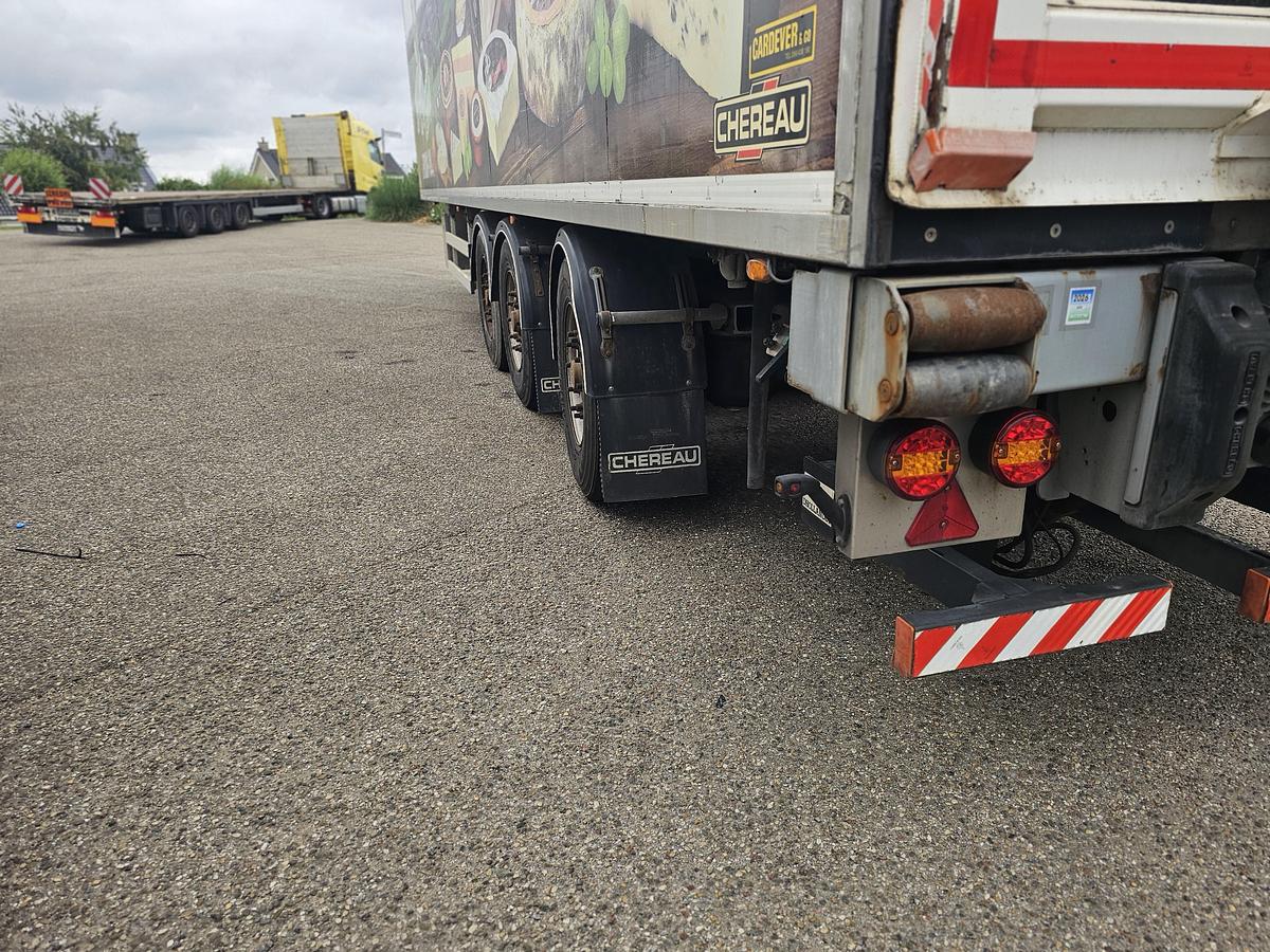 Gebruikt 2012 CHEREAU B3 /CITY TRAILER /STEERING AXLE/LIFT AXLE / 11.80 LONG /LOADING LIFT/ BPW DISC / CARRIER FRIDGE.