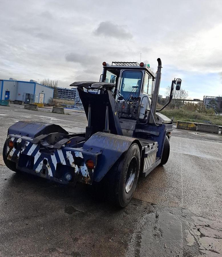 Gebruikt 2017 TERBERG RT283 | TERMINAL TRACTOR 4X4| TURNING CHAIR. | AUTOMATIC GEAR | 20000HOURS| 4 PIECES|LEASING 1610  EURO MND