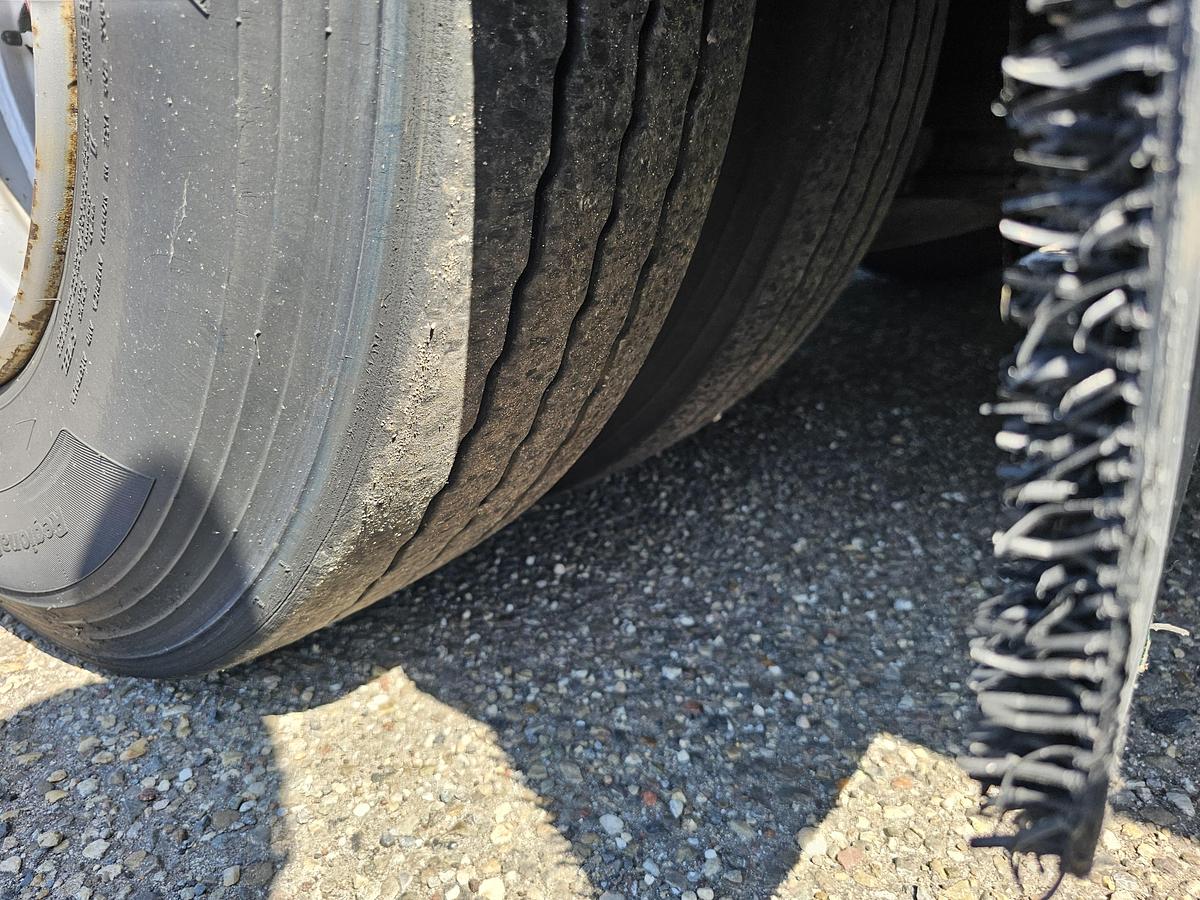 Used 1992 BROSHUIS E 2190/27 | SEMI LOWLOADER | 6 MTR EXTENDIBLE | BEAVER TAIL| SAF DRUM | APK 17-01-2016  |REFURBISHED 2010