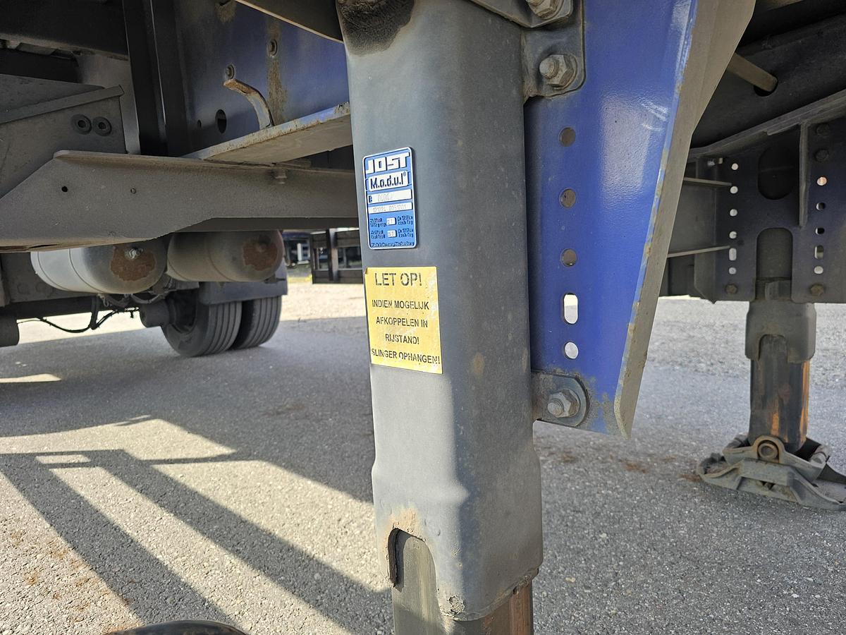 Used 2012 PACTON TBD.122 | SINGLE STEERING AXLE |UNDER SLIDING LOADING LIFT + BATTERIES| DAF DISC| APK /TUV 6-12-2025