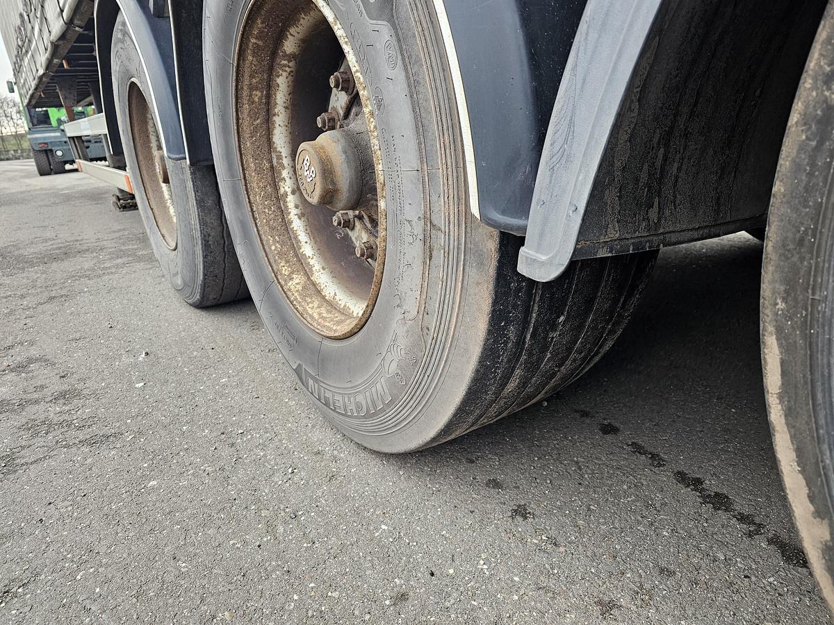 Gebruikt 2004 FREUHAUF T39B 3 AXLE CURTAINSIDE |OPEN ROOF | BPW AXLES.