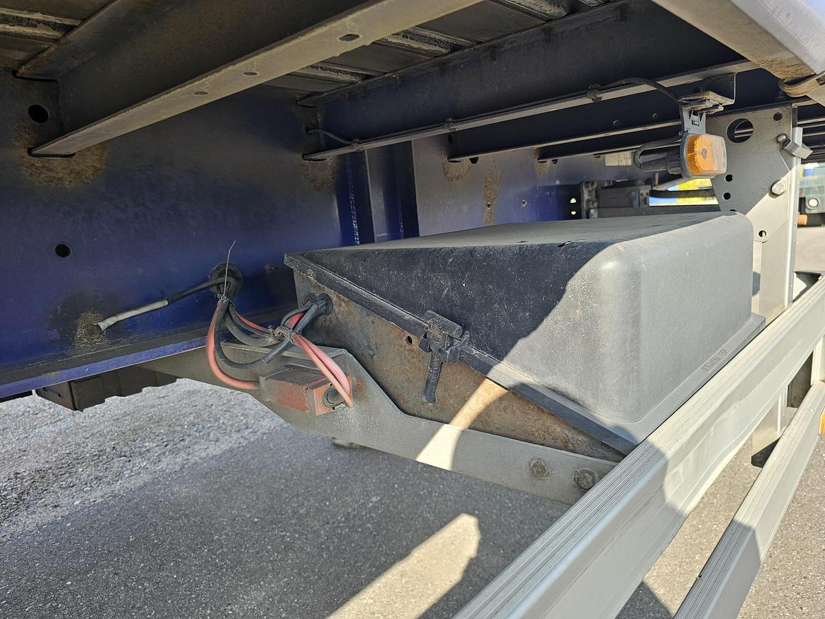 Used 2013 PACTON TBD.122 | SINGLE STEERING AXLE |UNDER SLIDING LOADING LIFT + BATTERIES| DAF DISC| APK /TUV 17-01-2025