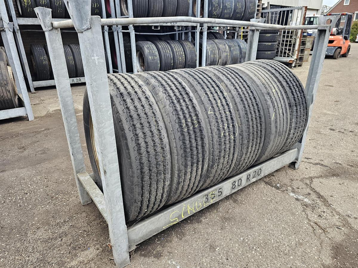Gebruikt 2004 MICHELIN TRAILER TIRES 275/70 R 22.5 OM RIM SINGLE MONTAGE.