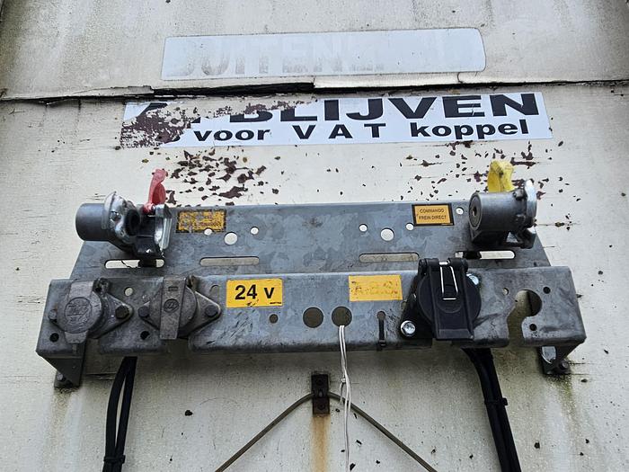 Used 2002 Van Hool 3 axle curtainsider| Saf intradisc