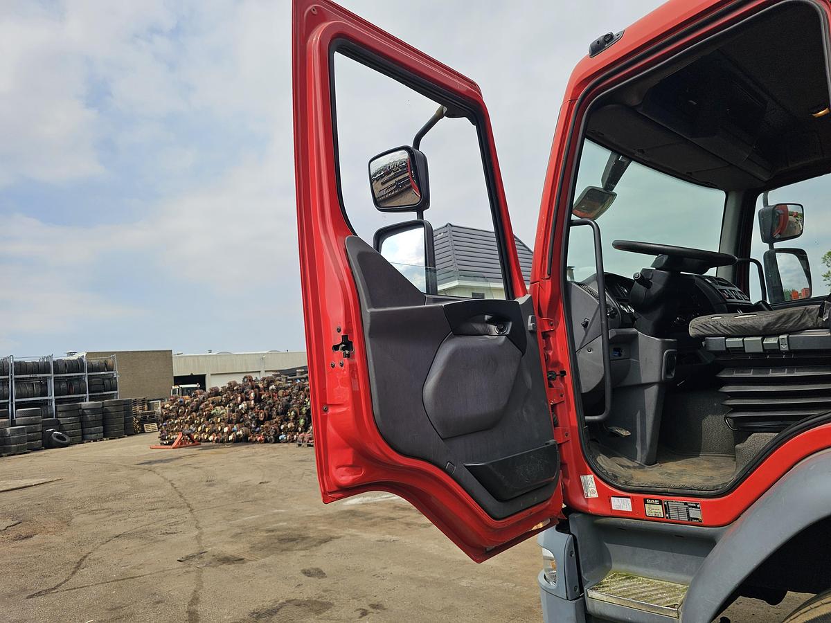Used 2009 DAF FA LF55 220|.MANUAL GEAR| 4X2 | 18600 KG | 2000 KG LOADING LIFT .