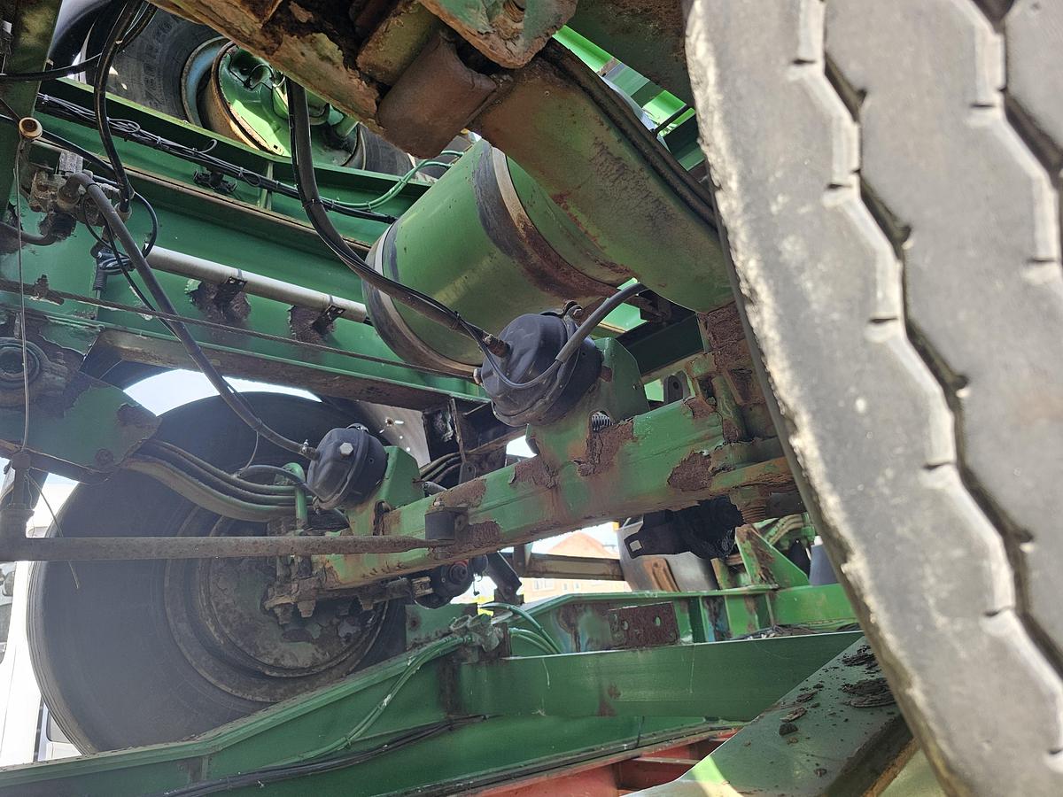 Used 1996 stack of 20 foot chassis groenewegen and Renders Bpw drum Steel suspension. 20 foot