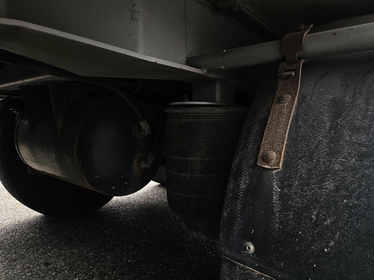 Gebruikt 2012 CHEREAU B3 /CITY TRAILER /STEERING AXLE/LIFT AXLE / 11.80 LONG /LOADING LIFT/ BPW DISC / CARRIER FRIDGE.