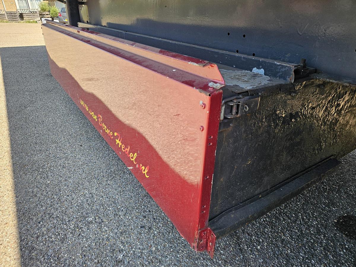 Used 2000 schmitz S01 | SLIDING ROOF | 2 LIFT AXLES| NICE HOLLAND TRAILER| SAF DISC.