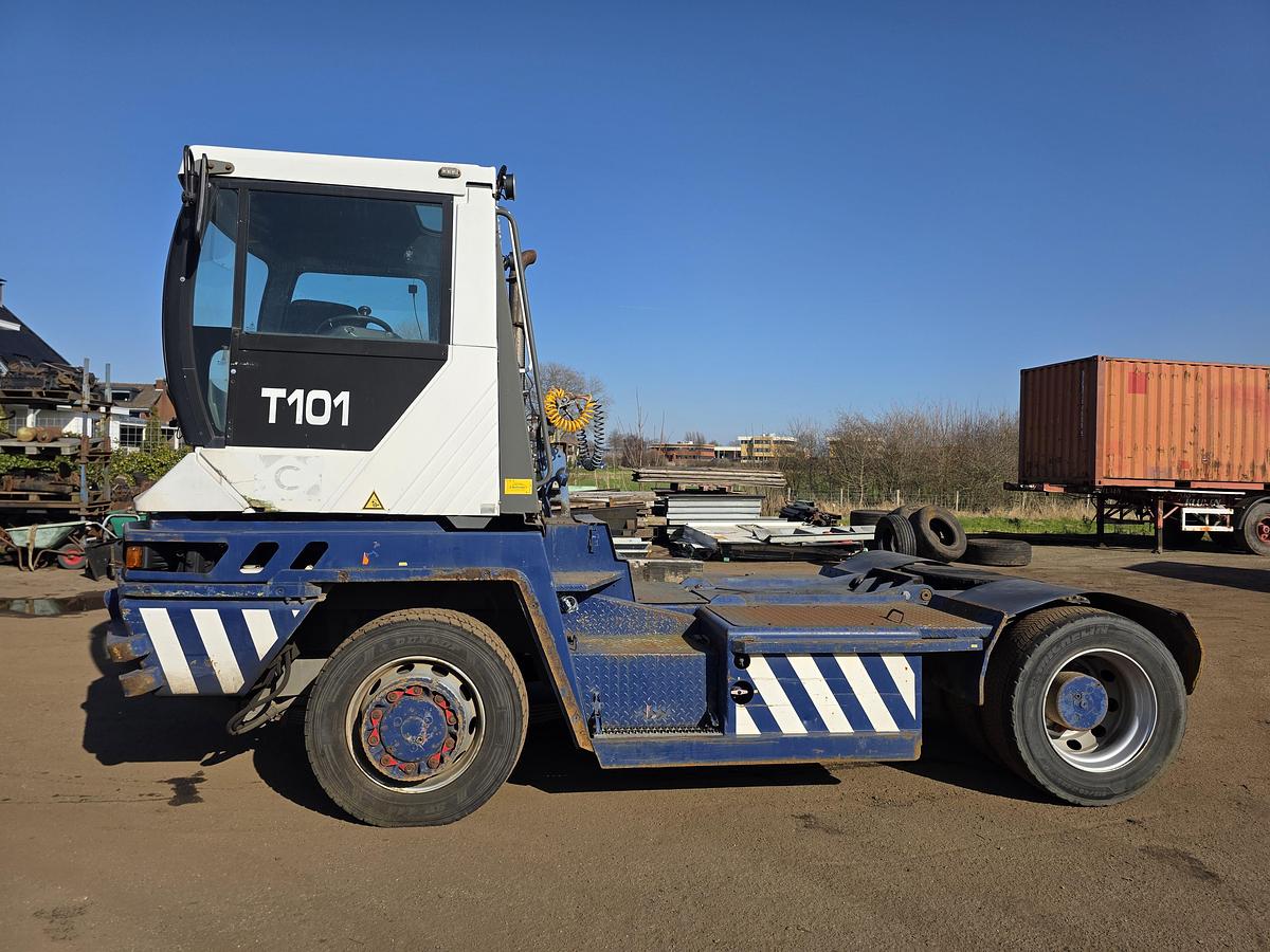 Gebruikt 2008 TERBERG RT 282 | 4X4 |TURNING CHAIR| AUTOMATIC GEAR|24869 HOURS.