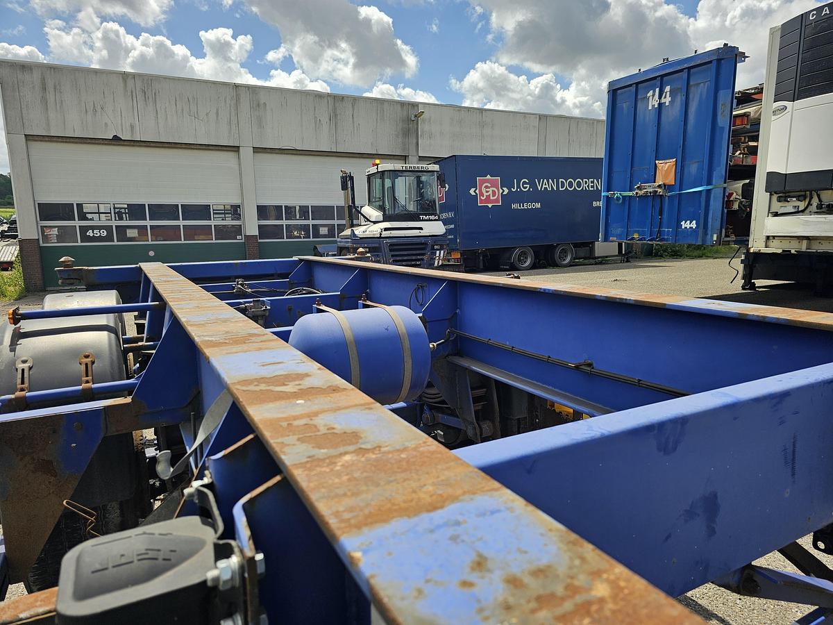 Gebruikt 2006 MKF METALLBAU CS 20 -20 FOOT- CONTAINER CHASSIS -HEAVY DUTY- BPW DRUM -STEEL SUSPENSION- GOOD QUALITY.