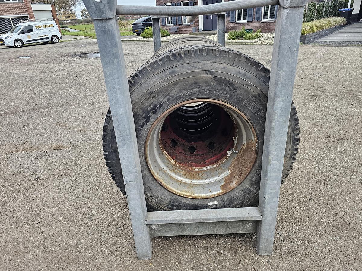 Gebruikt 1995 MICHELIN TRAILER TIRE