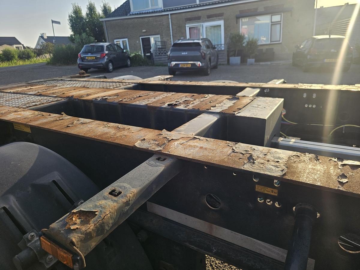 Gebruikt 2015 KRONE SD / REAR SLIDER / DUTCH CHASSIS / BPW DRUM.